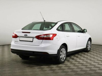 Ford Focus, 1.6 л, МКПП, 2012 фото 5