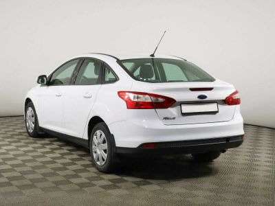 Ford Focus, 1.6 л, МКПП, 2012 фото 6