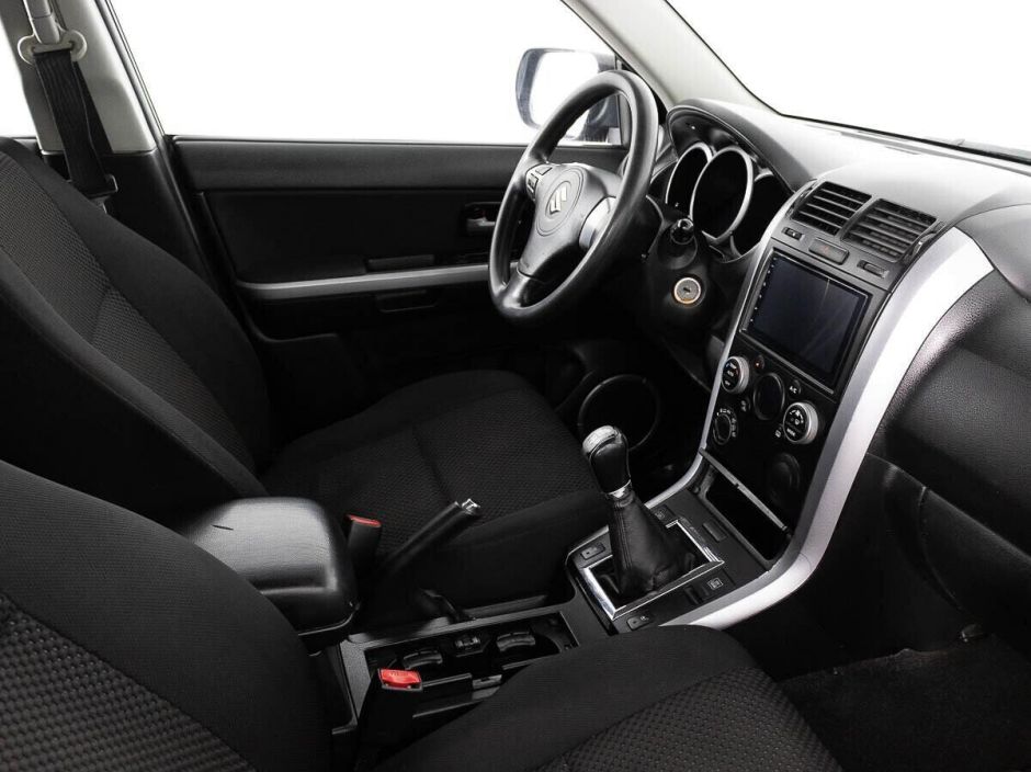 Suzuki Grand Vitara, 2.0 л, АТ, 2010 фото 2