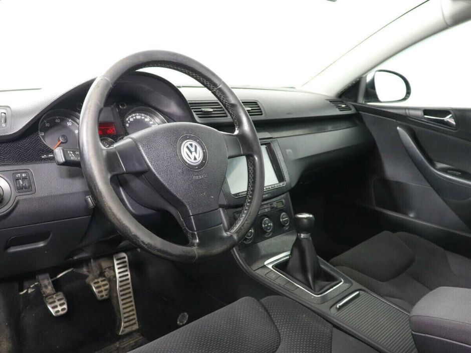 Volkswagen Passat, 1.8 л, МТ, 2010 фото 7