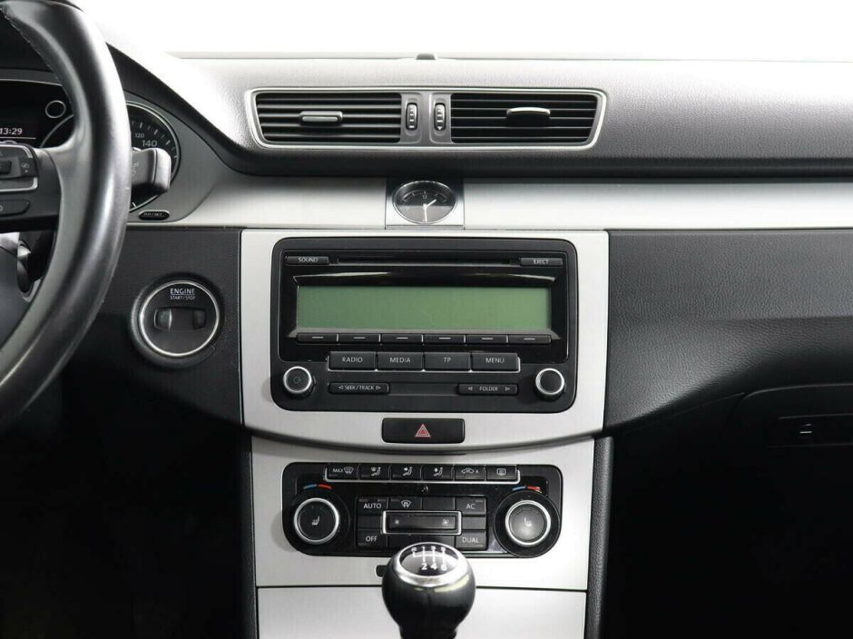 Volkswagen Passat, 1.4 л, МТ, 2012 фото 2