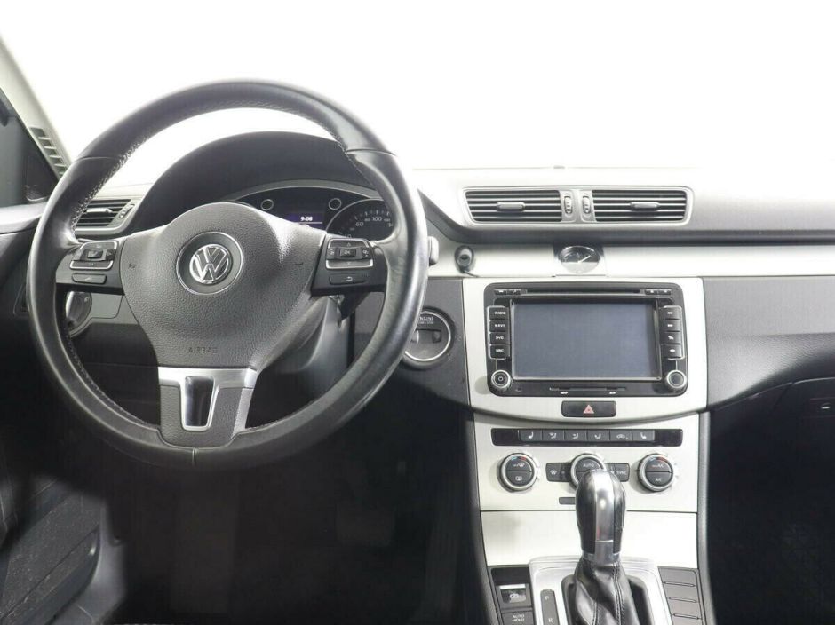 Volkswagen Passat, 1.4 л, Робот, 2012 фото 7