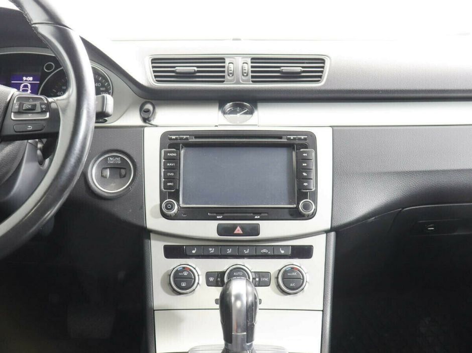 Volkswagen Passat, 1.4 л, Робот, 2012 фото 2