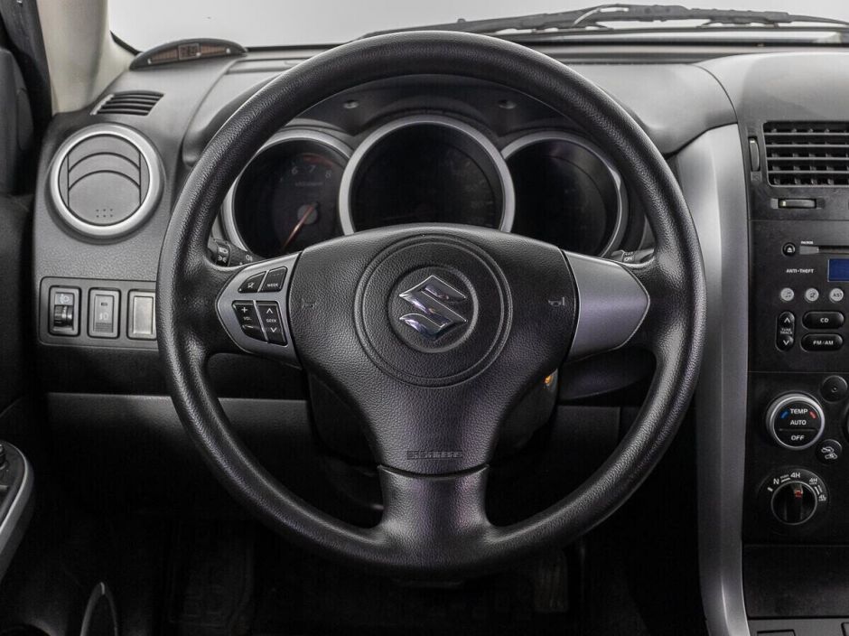 Suzuki Grand Vitara, 2.0 л, АТ, 2010 фото 8