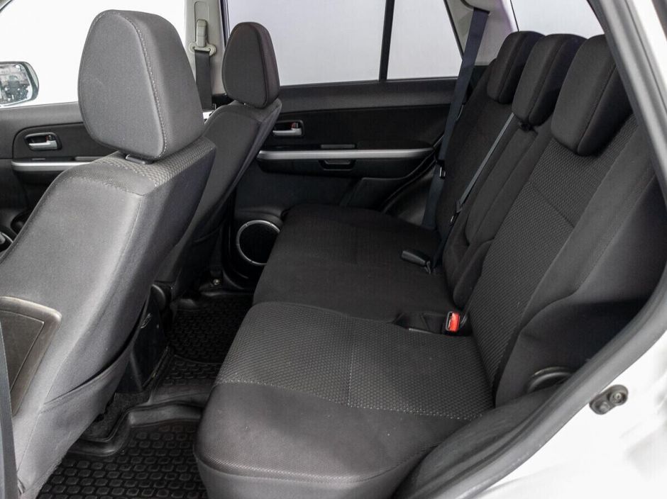 Suzuki Grand Vitara, 2.0 л, АТ, 2010 фото 1