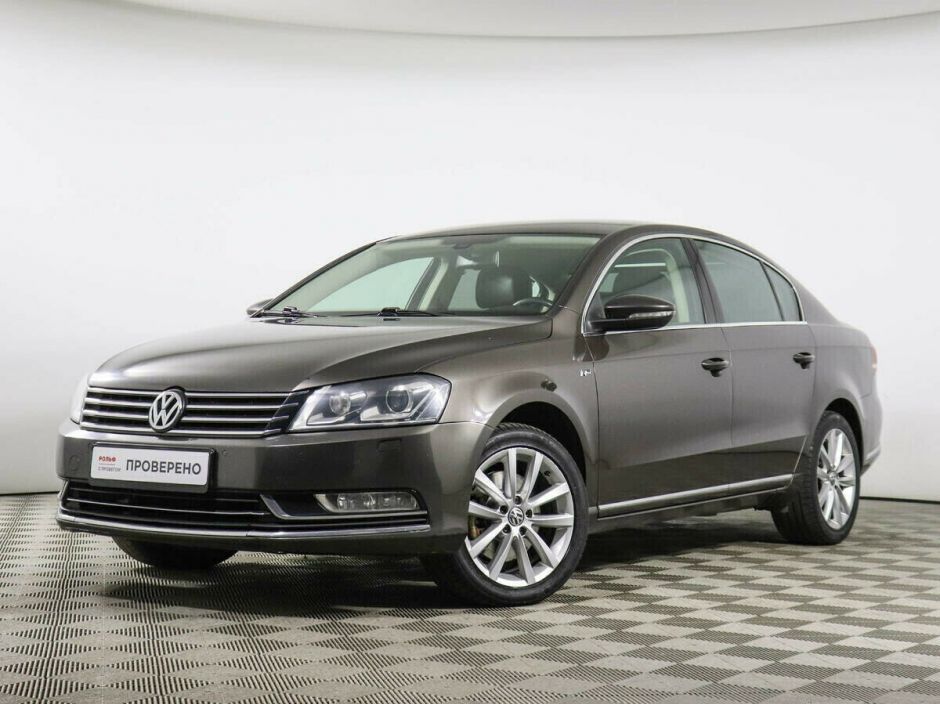 Volkswagen Passat, 1.8 л, Робот, 2011 фото 3