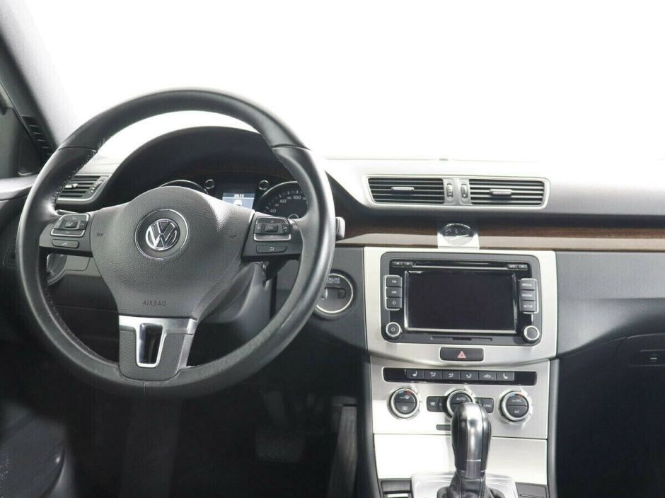 Volkswagen Passat, 1.8 л, Робот, 2012 фото 7
