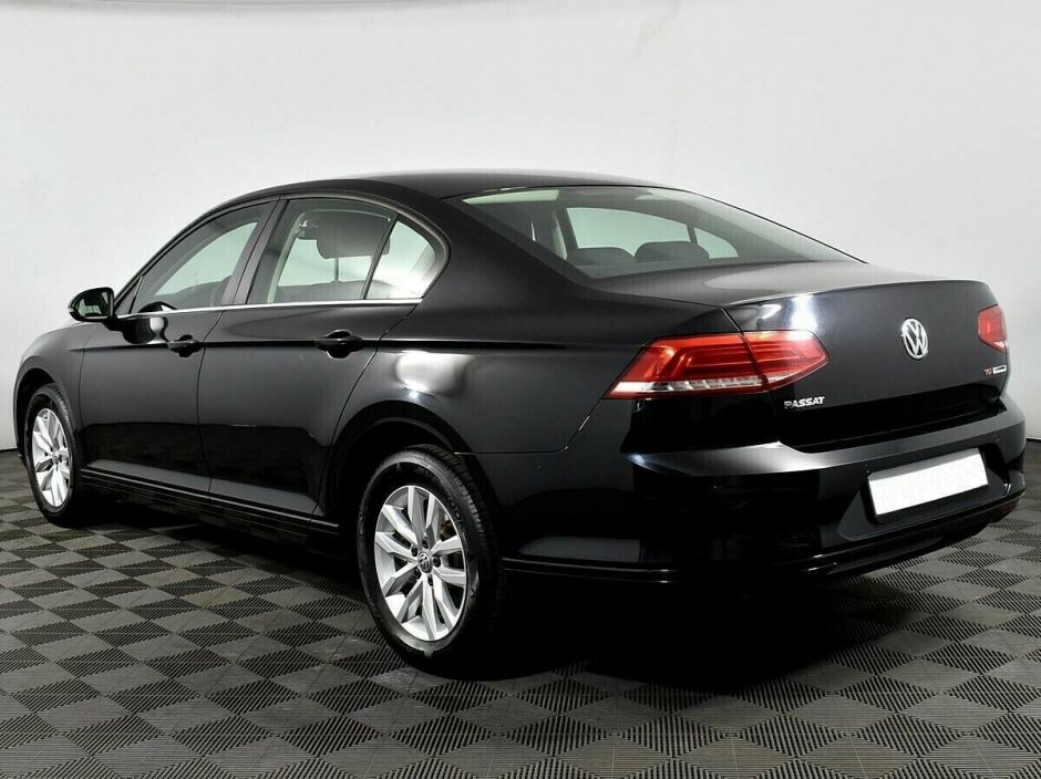 Volkswagen Passat, 1.8 л, Робот, 2016 фото 5