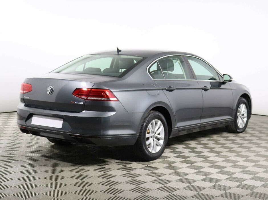 Volkswagen Passat, 1.8 л, Робот, 2016 фото 5