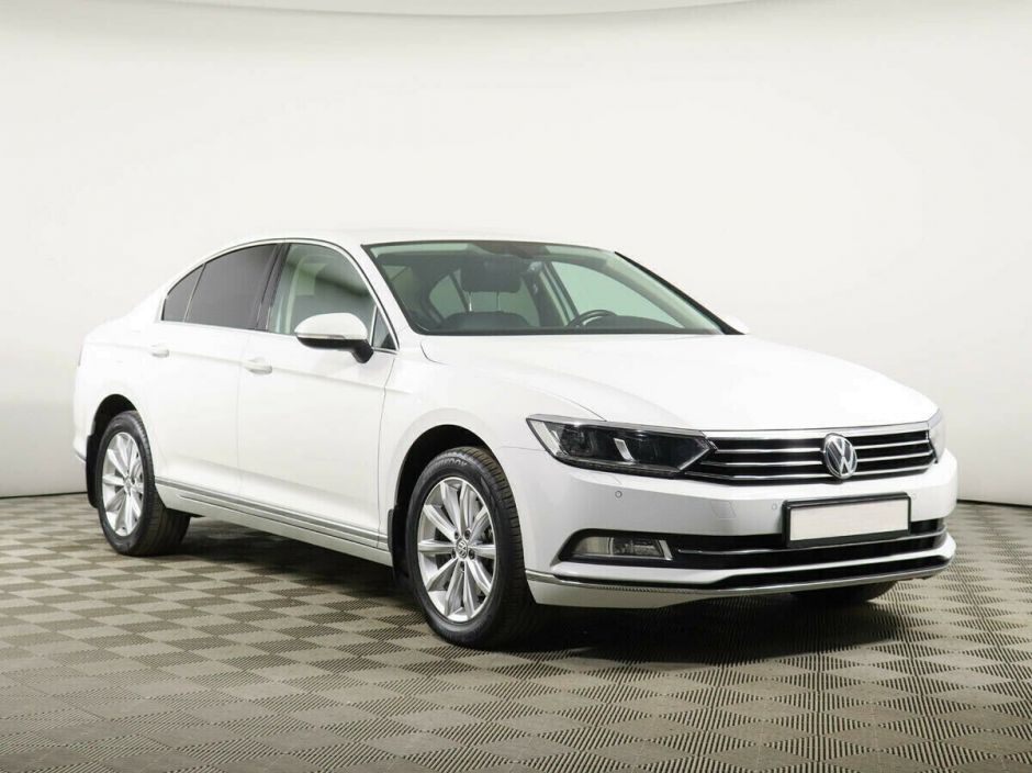 Volkswagen Passat, 1.8 л, Робот, 2017 фото 4