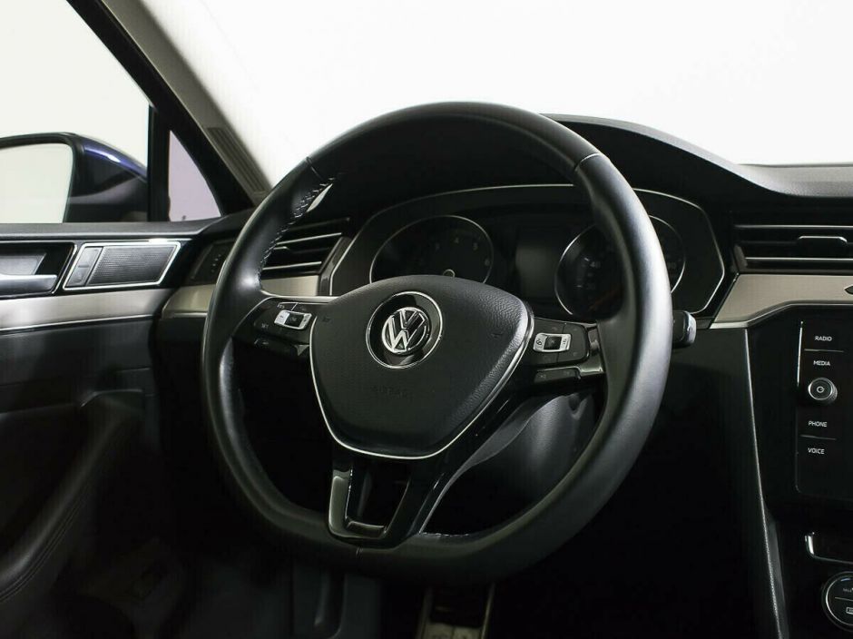 Volkswagen Passat, 1.8 л, Робот, 2018 фото 11
