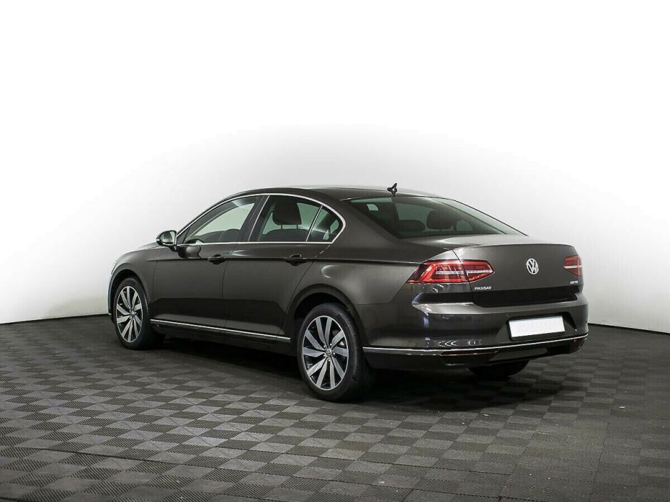 Volkswagen Passat, 2.0 л, Робот, 2017 фото 5