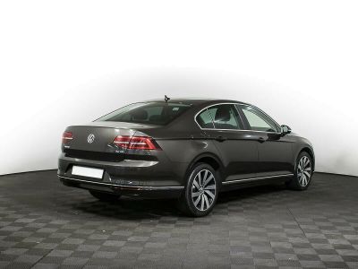 Volkswagen Passat, 2.0 л, РКПП, 2017 фото 6