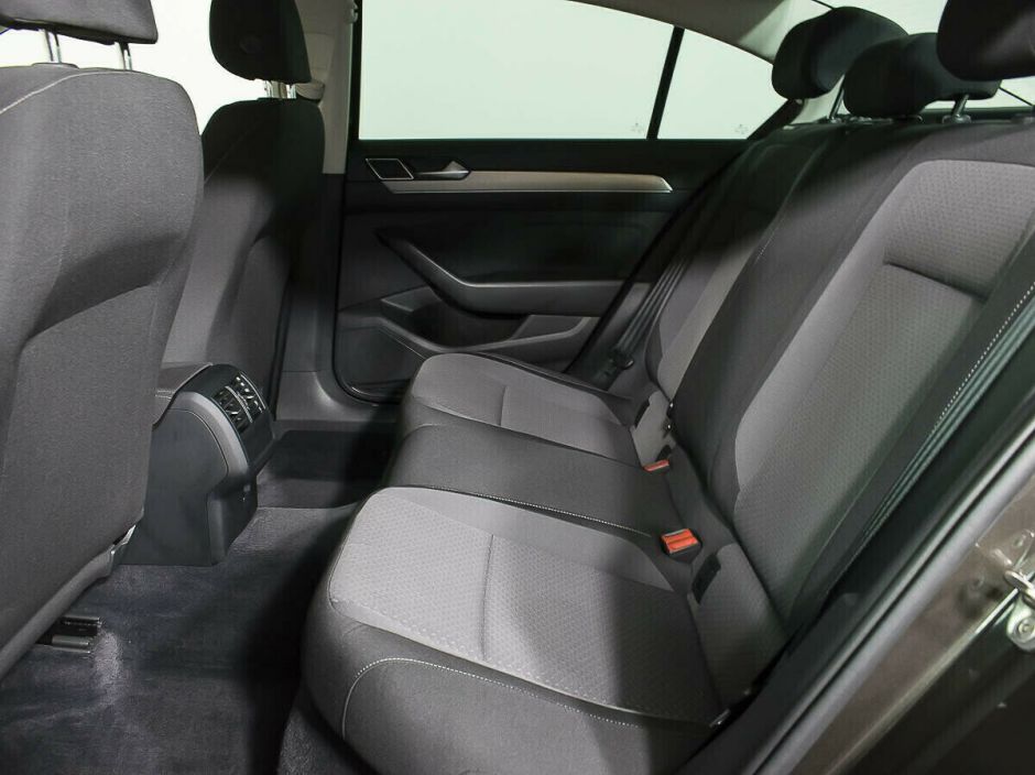 Volkswagen Passat, 2.0 л, Робот, 2017 фото 8