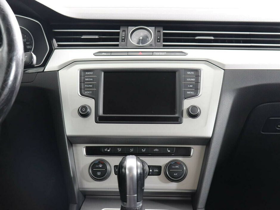 Volkswagen Passat, 1.4 л, Робот, 2016 фото 8