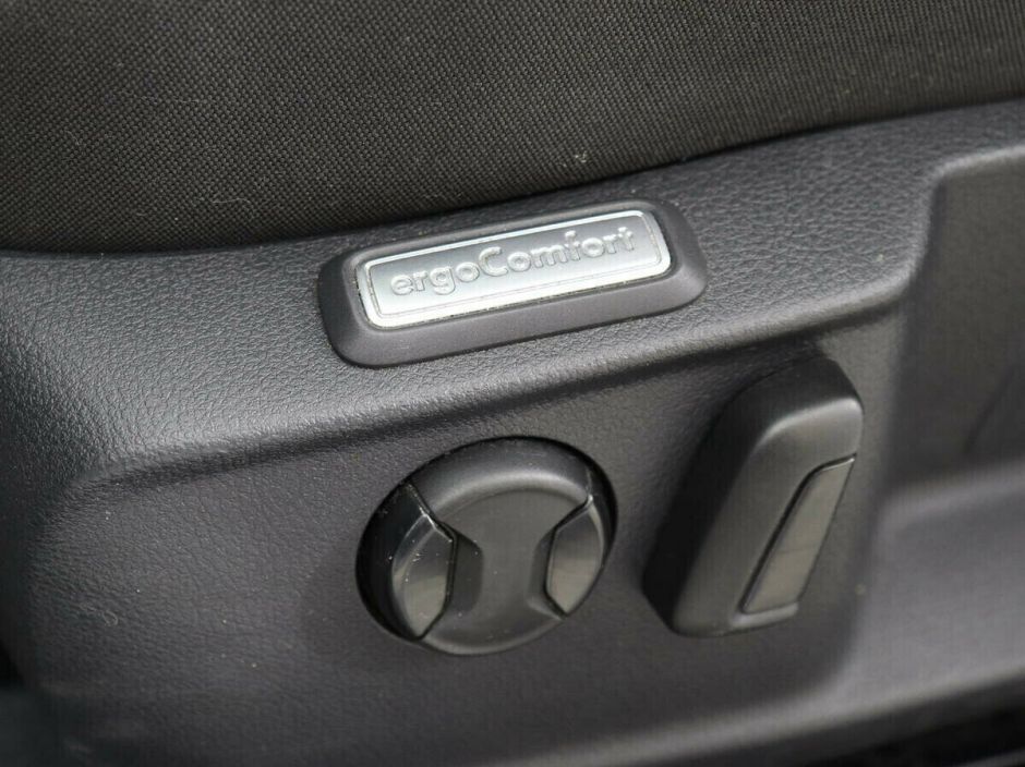 Volkswagen Passat, 1.4 л, Робот, 2016 фото 2