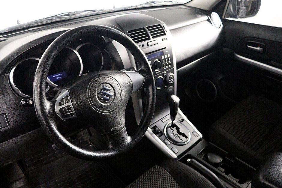 Suzuki Grand Vitara, 2.0 л, АТ, 2010 фото 7
