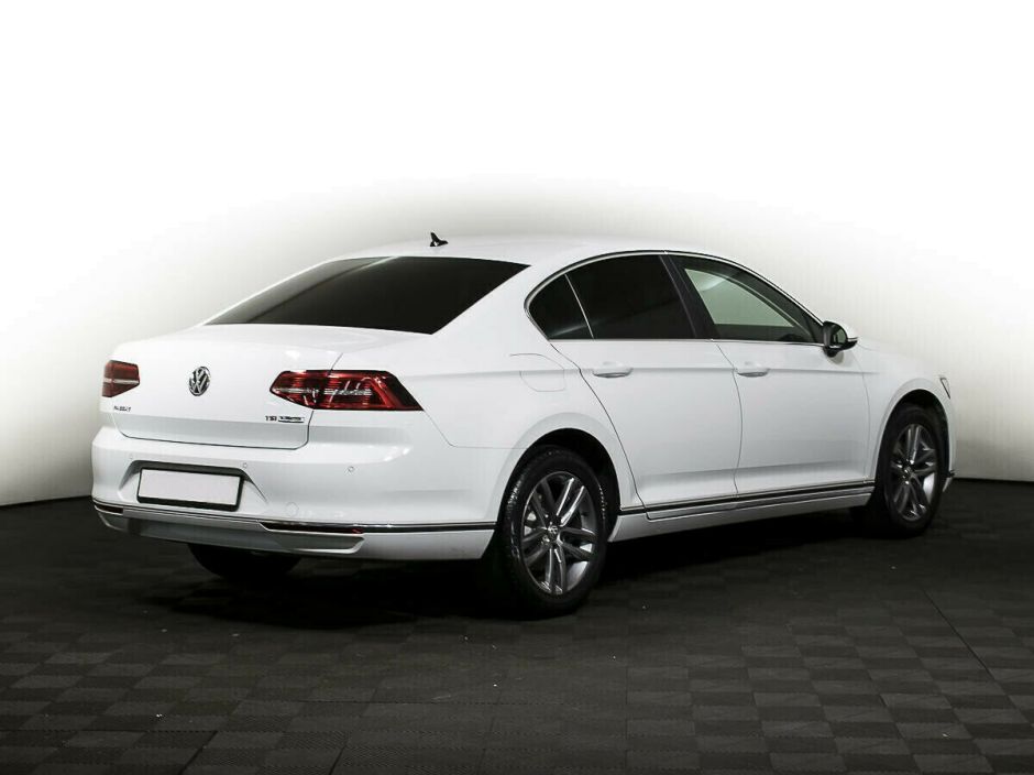 Volkswagen Passat, 1.5 л, Робот, 2018 фото 5