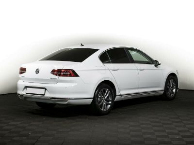 Volkswagen Passat, 1.5 л, РКПП, 2018 фото 5