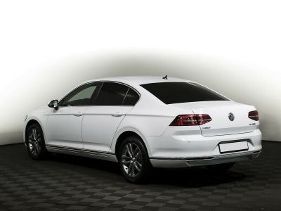 Volkswagen Passat, 1.5 л, РКПП, 2018 фото 6