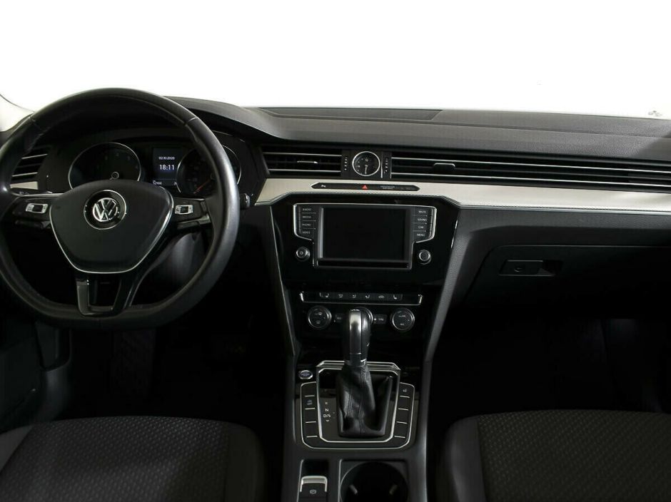 Volkswagen Passat, 1.5 л, Робот, 2018 фото 11
