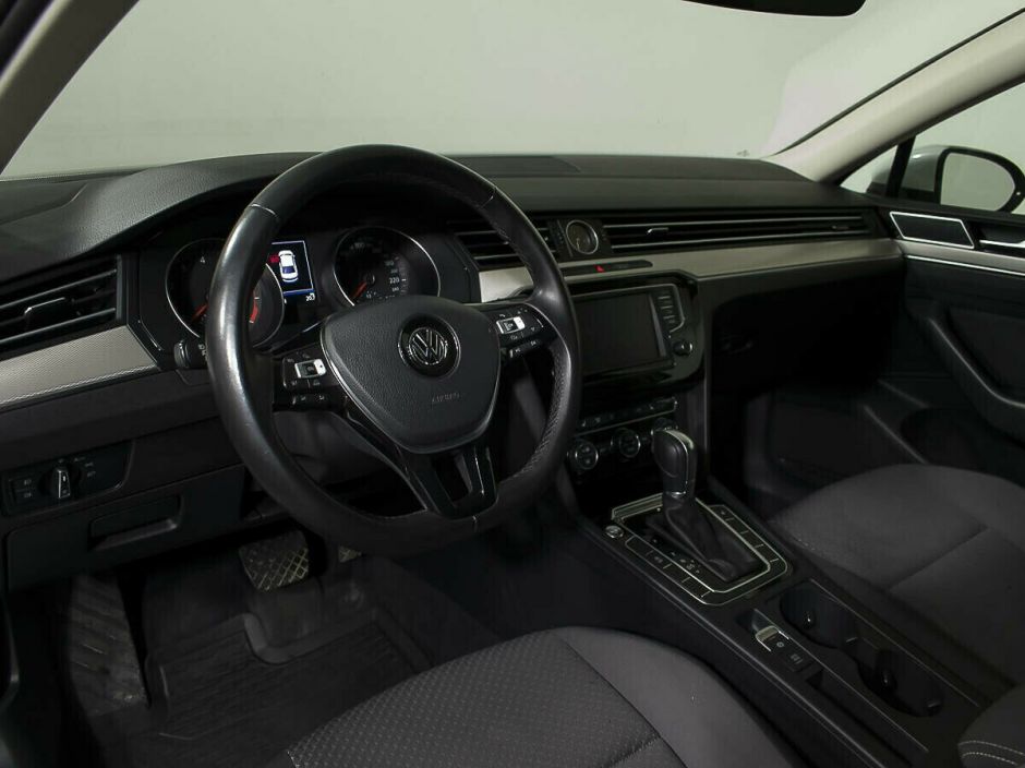 Volkswagen Passat, 1.5 л, Робот, 2018 фото 1