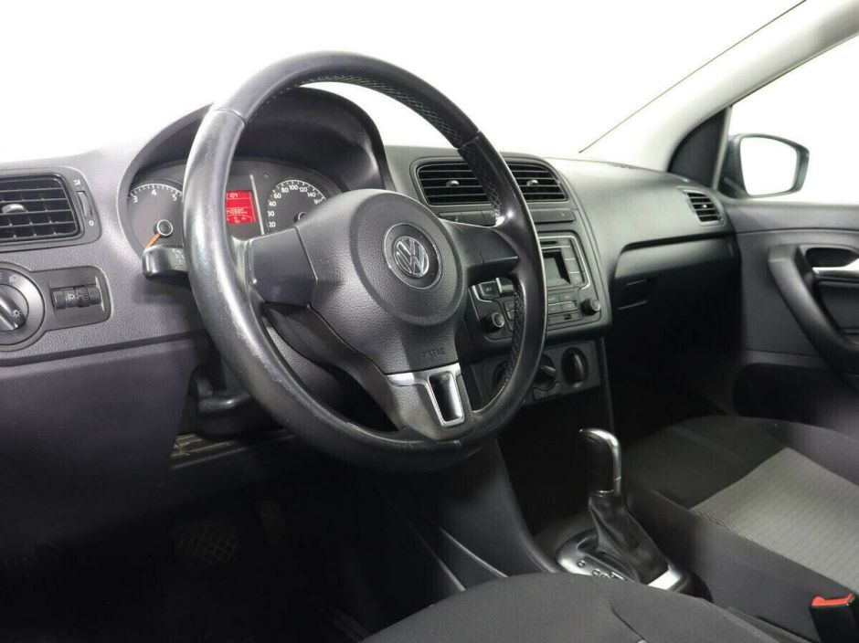 Volkswagen Polo, 1.6 л, АТ, 2013 фото 1