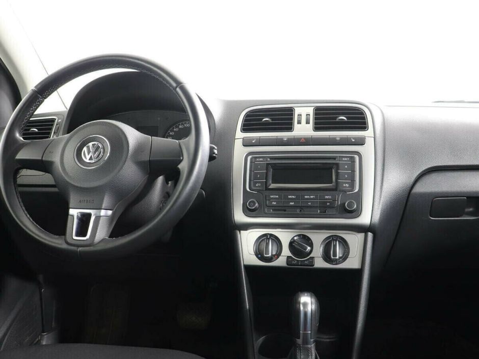 Volkswagen Polo, 1.6 л, АТ, 2011 фото 2