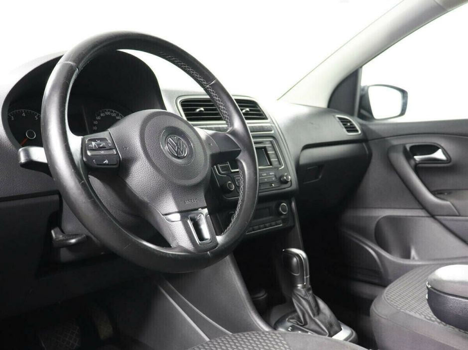 Volkswagen Polo, 1.6 л, АТ, 2011 фото 8