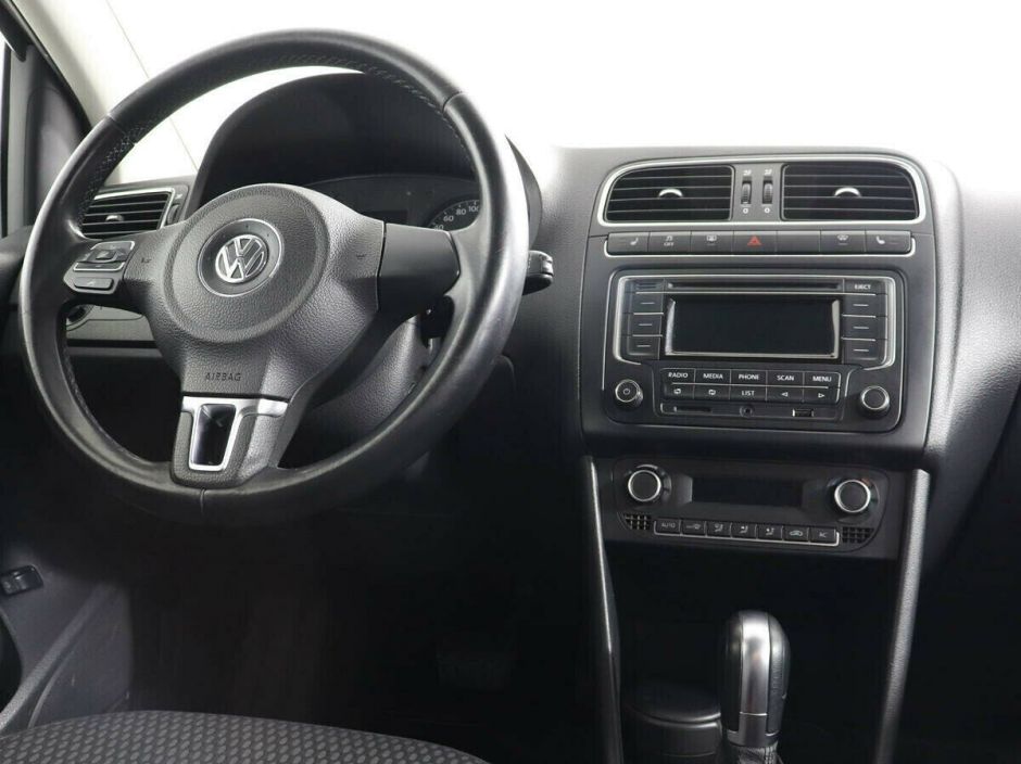 Volkswagen Polo, 1.6 л, АТ, 2011 фото 1