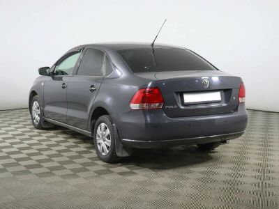 Volkswagen Polo, 1.6 л, МКПП, 2011 фото 5