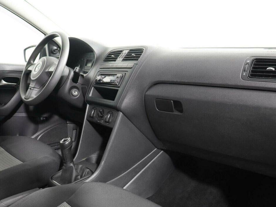 Volkswagen Polo, 1.6 л, МТ, 2011 фото 2
