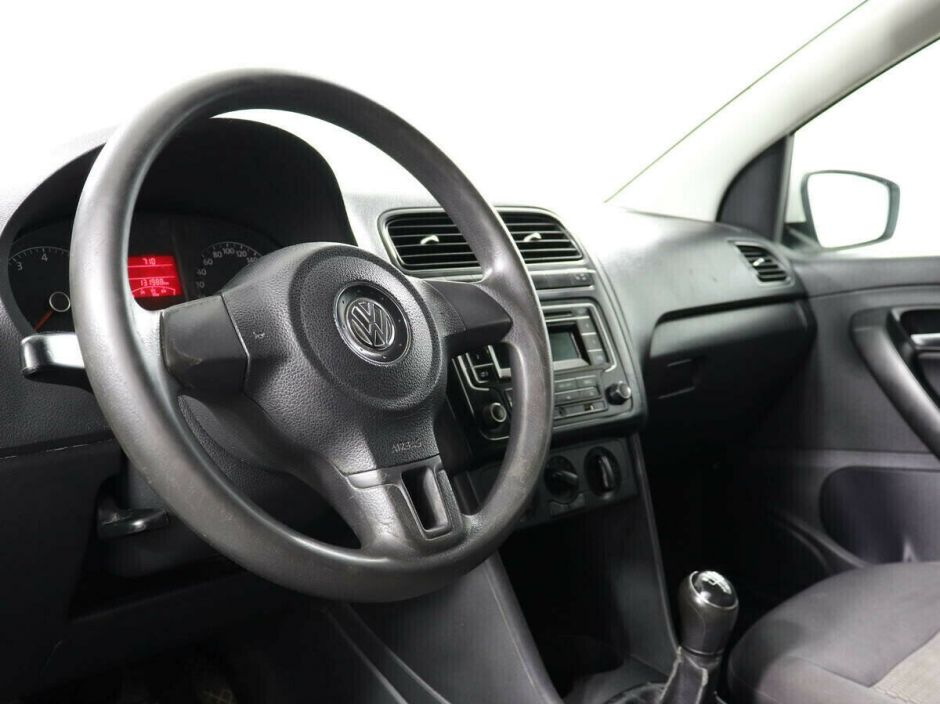 Volkswagen Polo, 1.6 л, МТ, 2013 фото 1