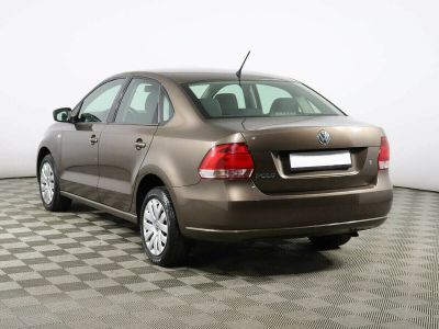 Volkswagen Polo, 1.6 л, МКПП, 2012 фото 6