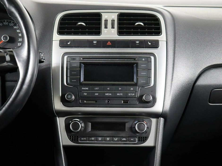 Volkswagen Polo, 1.6 л, АТ, 2016 фото 8