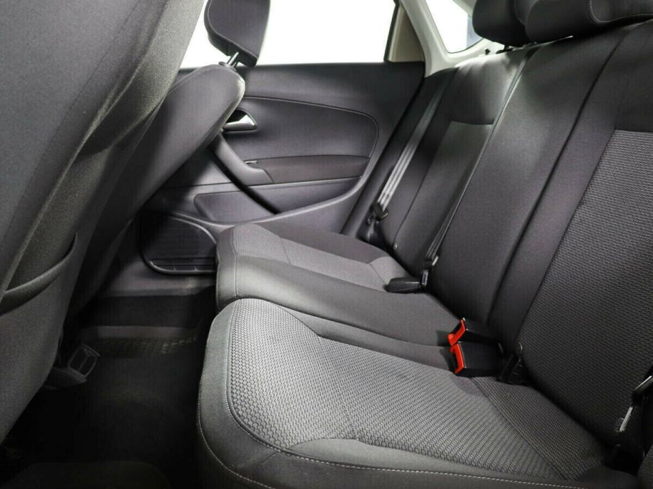 Volkswagen Polo, 1.6 л, АТ, 2016 фото 1