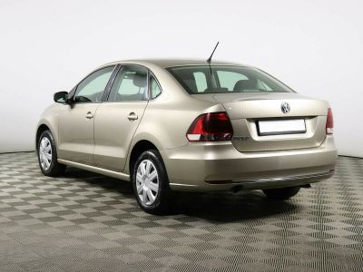 Volkswagen Polo, 1.6 л, МКПП, 2016 фото 5