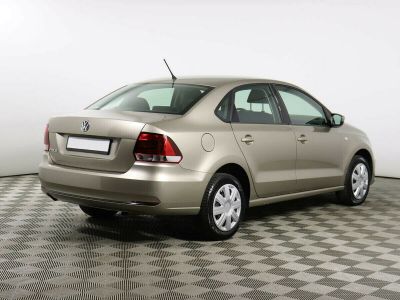 Volkswagen Polo, 1.6 л, МКПП, 2016 фото 6