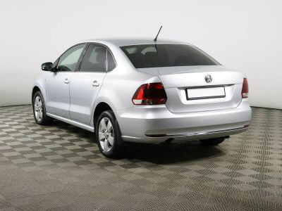 Volkswagen Polo, 1.6 л, МКПП, 2017 фото 5