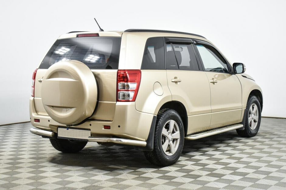 Suzuki Grand Vitara, 2.4 л, АТ, 2010 фото 4