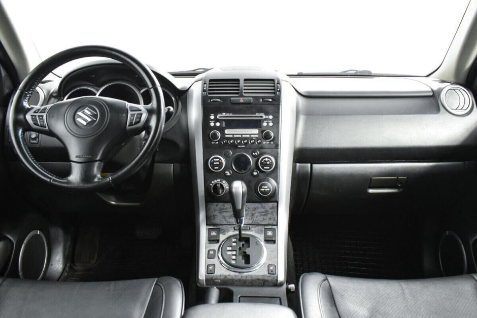 Suzuki Grand Vitara, 2.4 л, АТ, 2010 фото 8