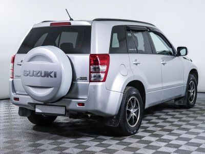 Suzuki Grand Vitara, 2.0 л, МКПП, 2011 фото 4