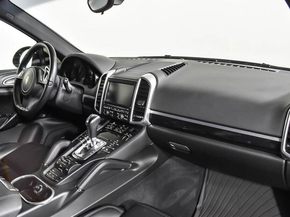 Porsche Cayenne, 3.0 л, АТ, 2011 фото 2