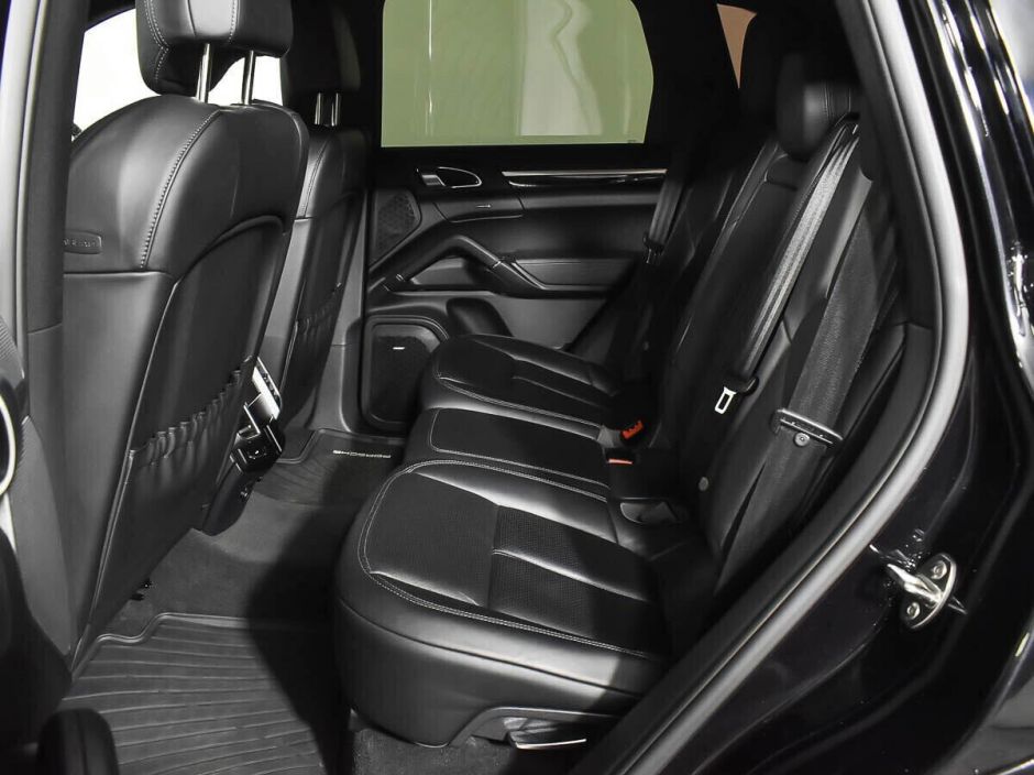 Porsche Cayenne, 3.0 л, АТ, 2011 фото 1