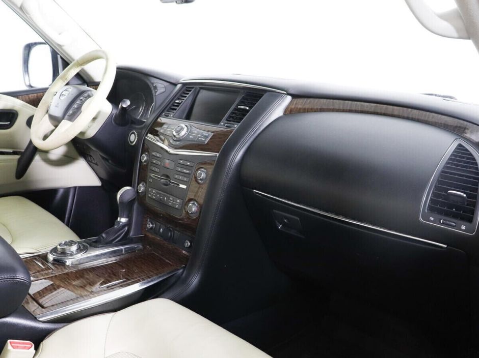 Nissan Patrol, 5.6 л, АТ, 2010 фото 2