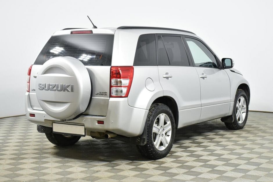Suzuki Grand Vitara, 2.4 л, АТ, 2012 фото 4