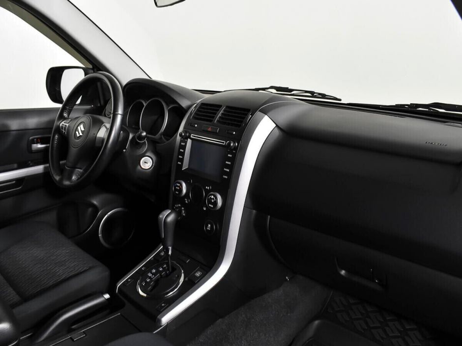 Suzuki Grand Vitara, 2.4 л, АТ, 2014 фото 2