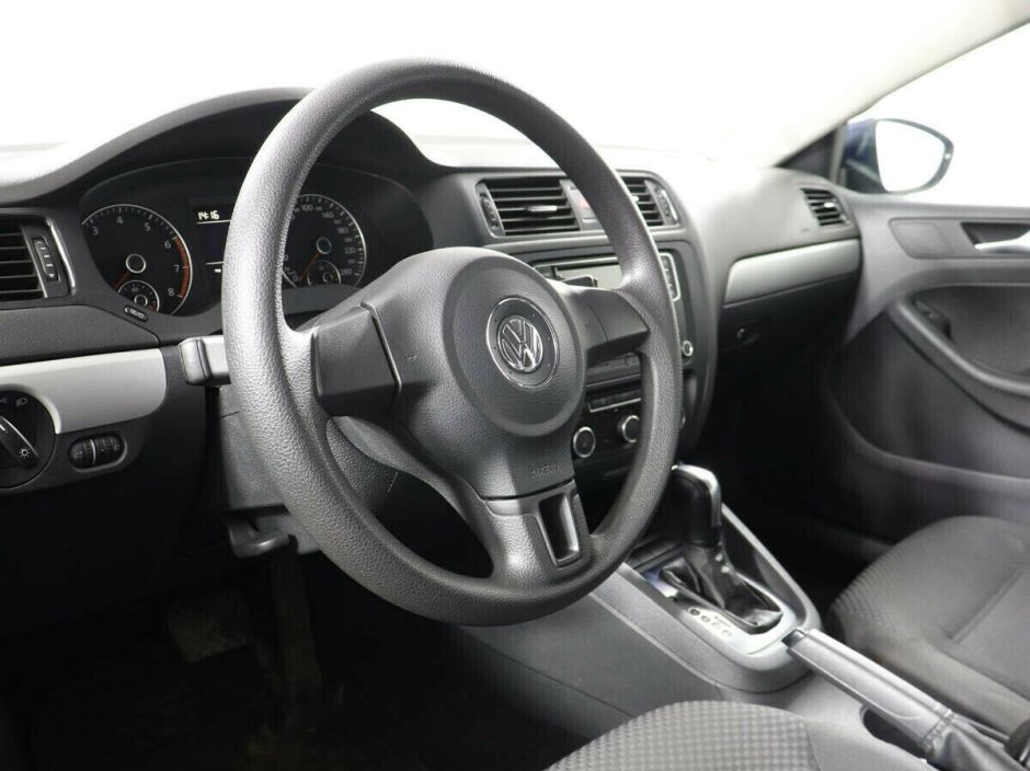 Volkswagen Jetta, 1.6 л, АТ, 2012 фото 8