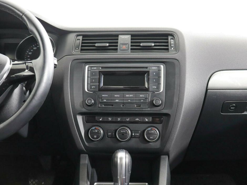 Volkswagen Jetta, 1.4 л, Робот, 2018 фото 2