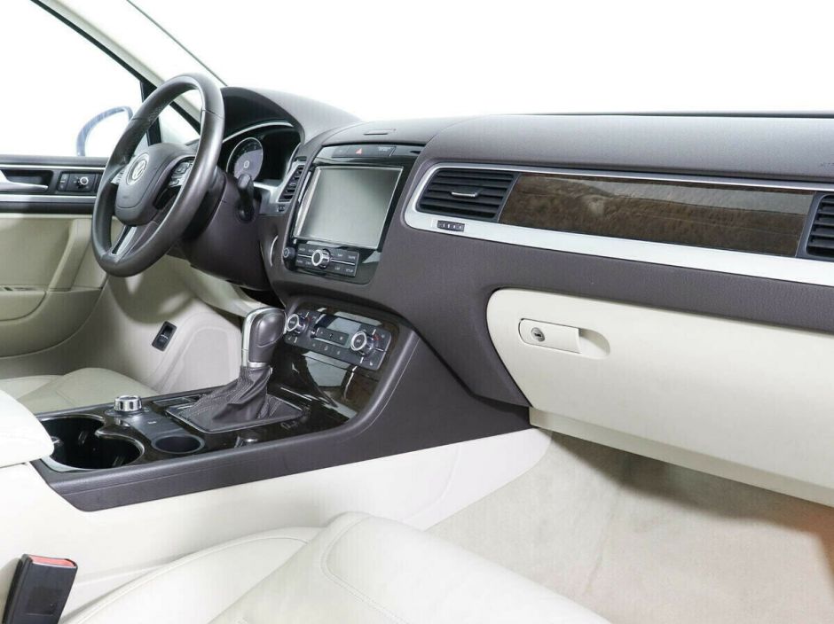 Volkswagen Touareg, 3.0 л, АТ, 2012 фото 6